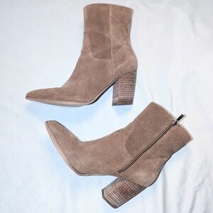 Womens Marc Fisher LTD 9.5 M Giana Stacked-Heel Suede Shoes Booties Brown